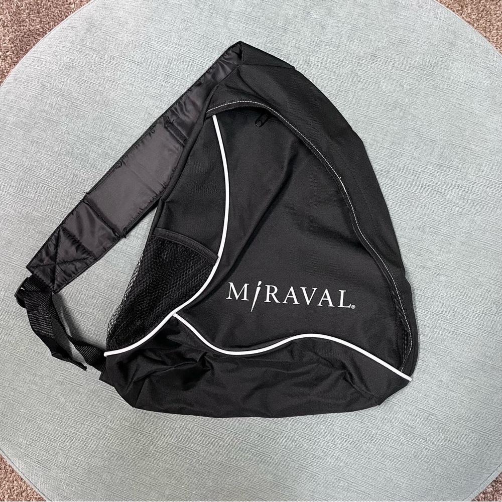 Miraval sling bag